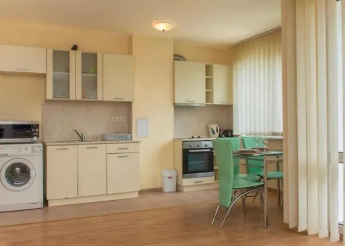 Bela-alex Апартамент Равда